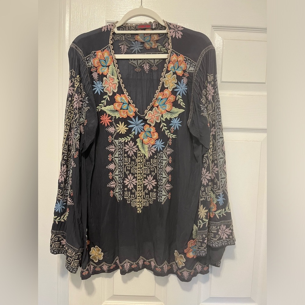Johnny Was tunic. Gray with embroidered embellishment.